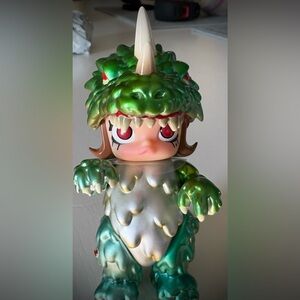 Discontinued Erosion Molly Vincent Figurine; collab with Instinctoy & PopMart.